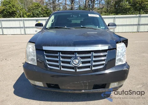 2010 Cadillac Escalade Esv Luxury z USA, uszkodzony, nr VIN 1GYUKHEF9AR205962